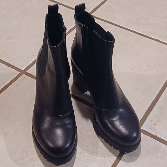 Vagabond Shoemakers Black Chelsea Bootie Boots USA Size 7.5 - Picture 6 of 9